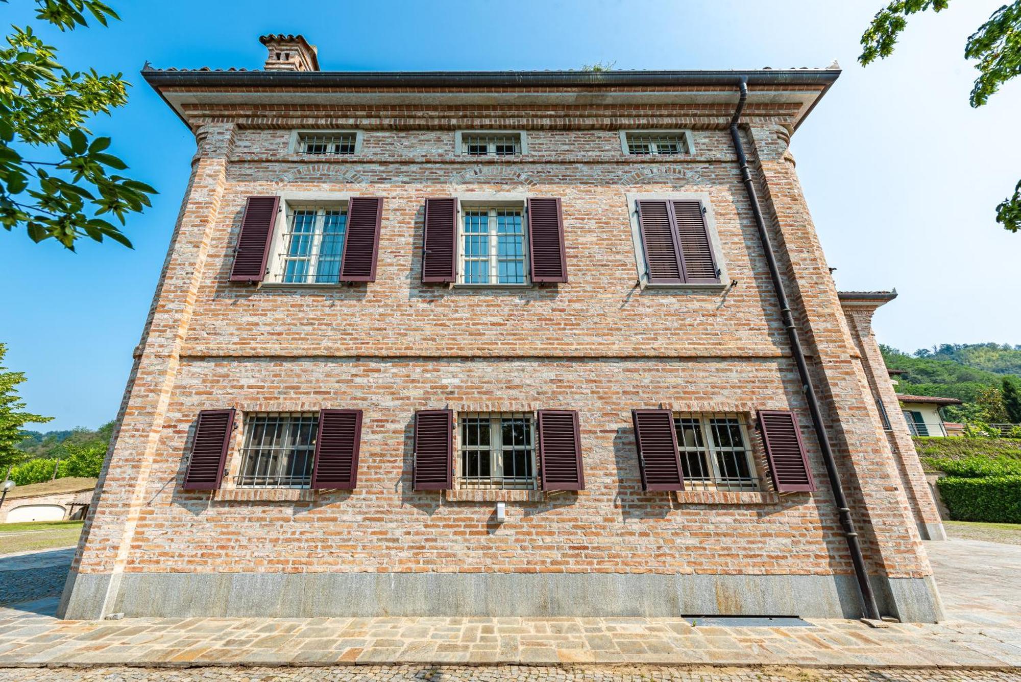 Villa Cornelia , Entire Villa With Private Pool Corneliano d'Alba エクステリア 写真